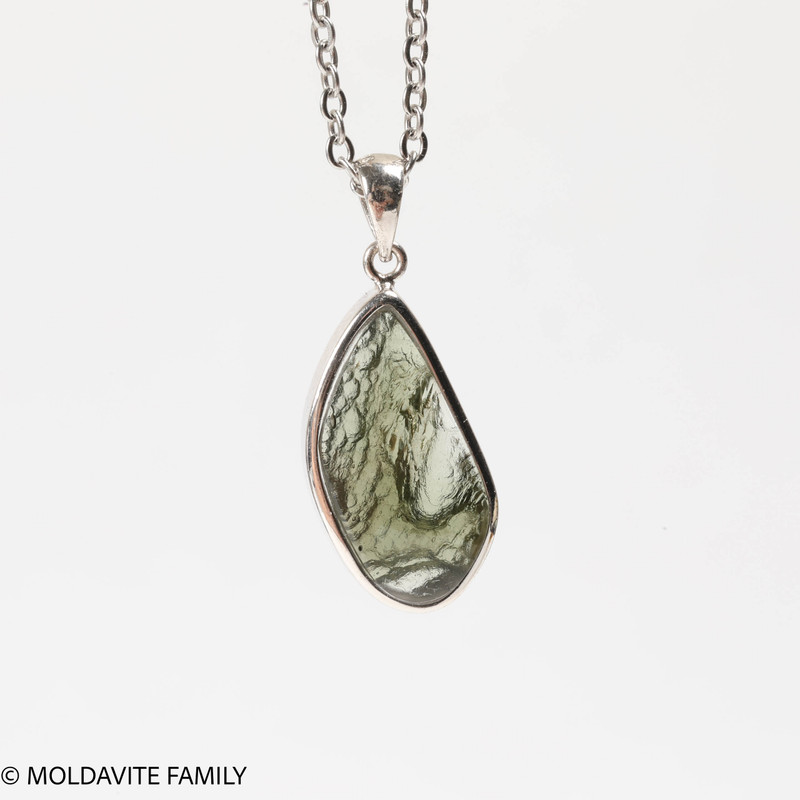 MOLDAVITE PENDANT - CABOCHON - 3.94 GRAMS (MSP0230I046)