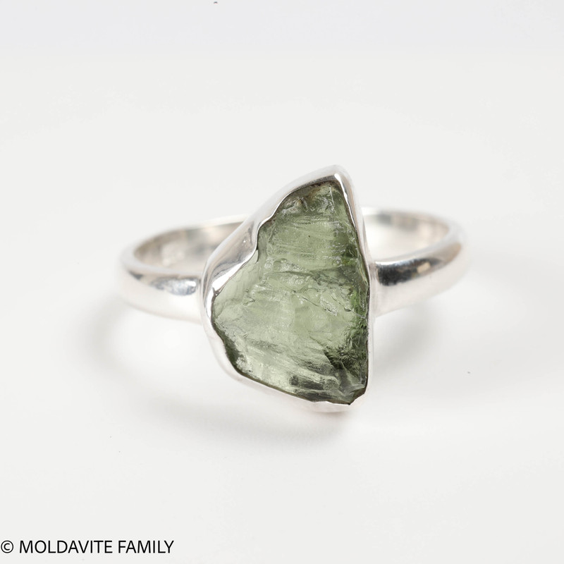 STERLING SILVER RING - RAW MOLDAVITE - SIZE 7.5 (MSR170I126)