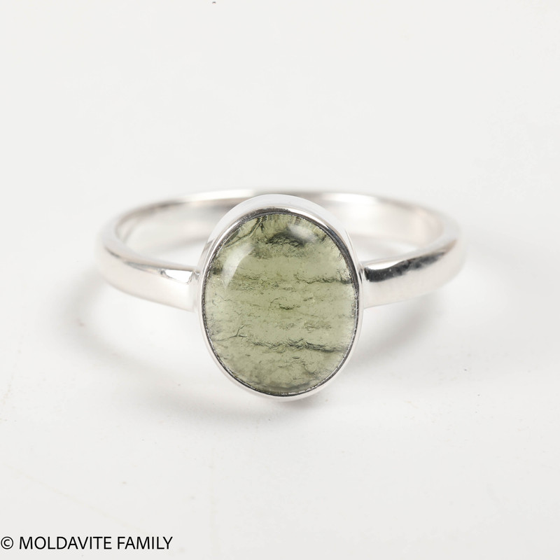 STERLING SILVER RING - MOLDAVITE CABOCHON - SIZE 8 (MSR181I040)