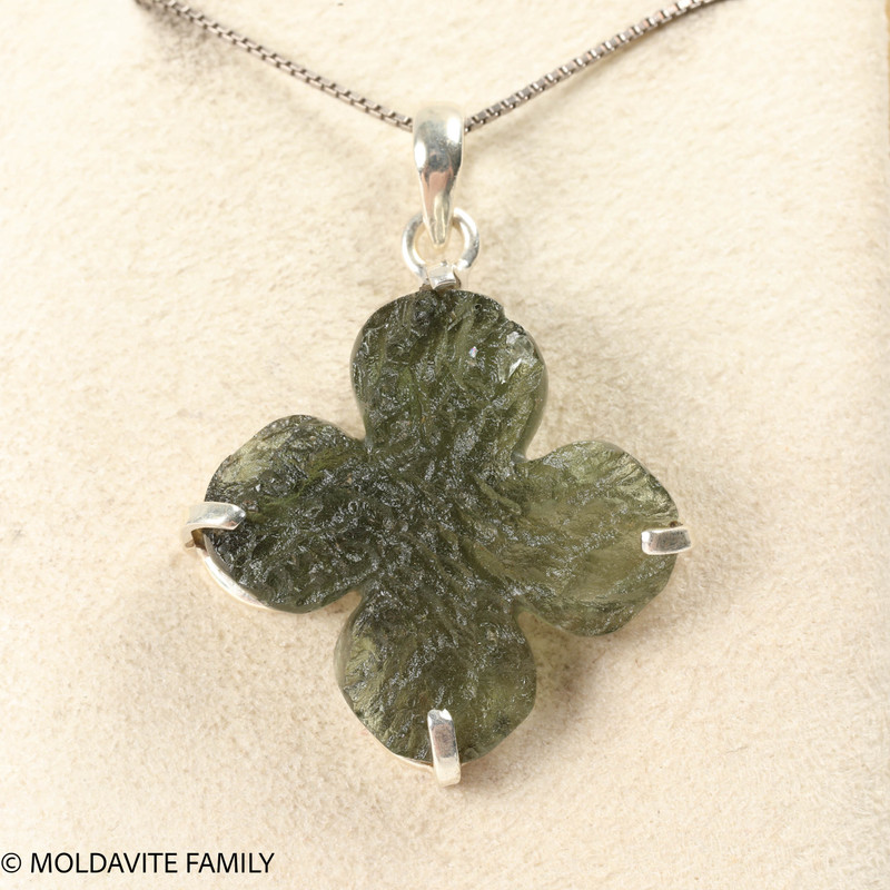 MOLDAVITE FOUR-LEAF CLOVER PENDANT - 6.44g (MSP0214I006)