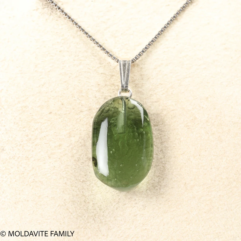 MOLDAVITE PENDANT - CABOCHON - 2.2g (MSP0236I018)