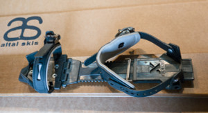 Universal Pivot Binding