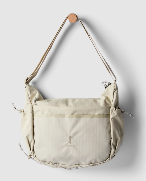 Viaje 12L Shoulder Bag