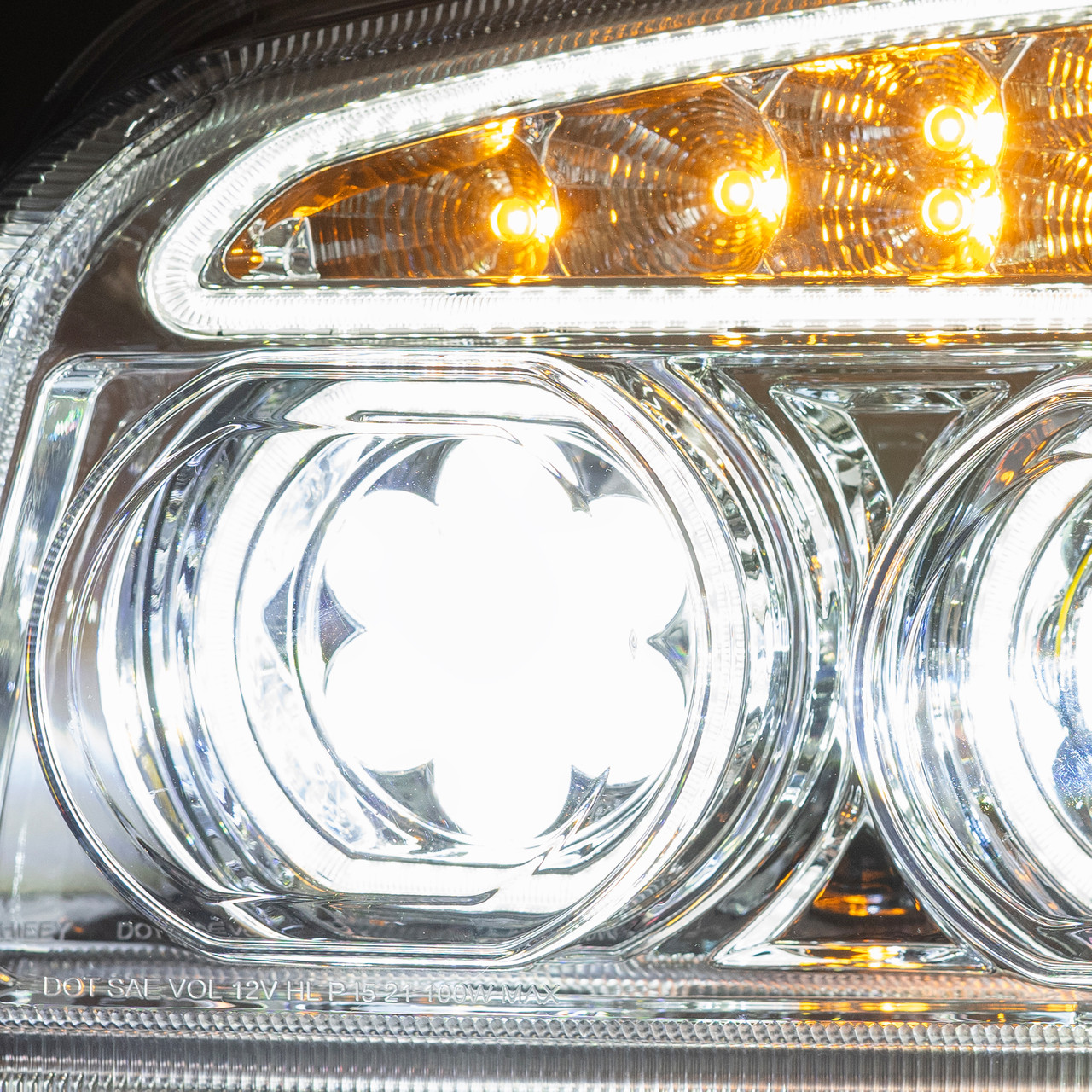 KENWORTH T880 LED HEADLIGHT W/ SEQUENTIAL TURN SIGNAL CHROME