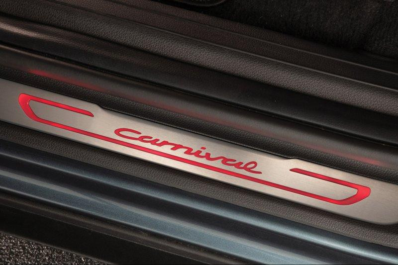 2022-2024 Kia Carnival Illuminated Door Sill Plates | Free