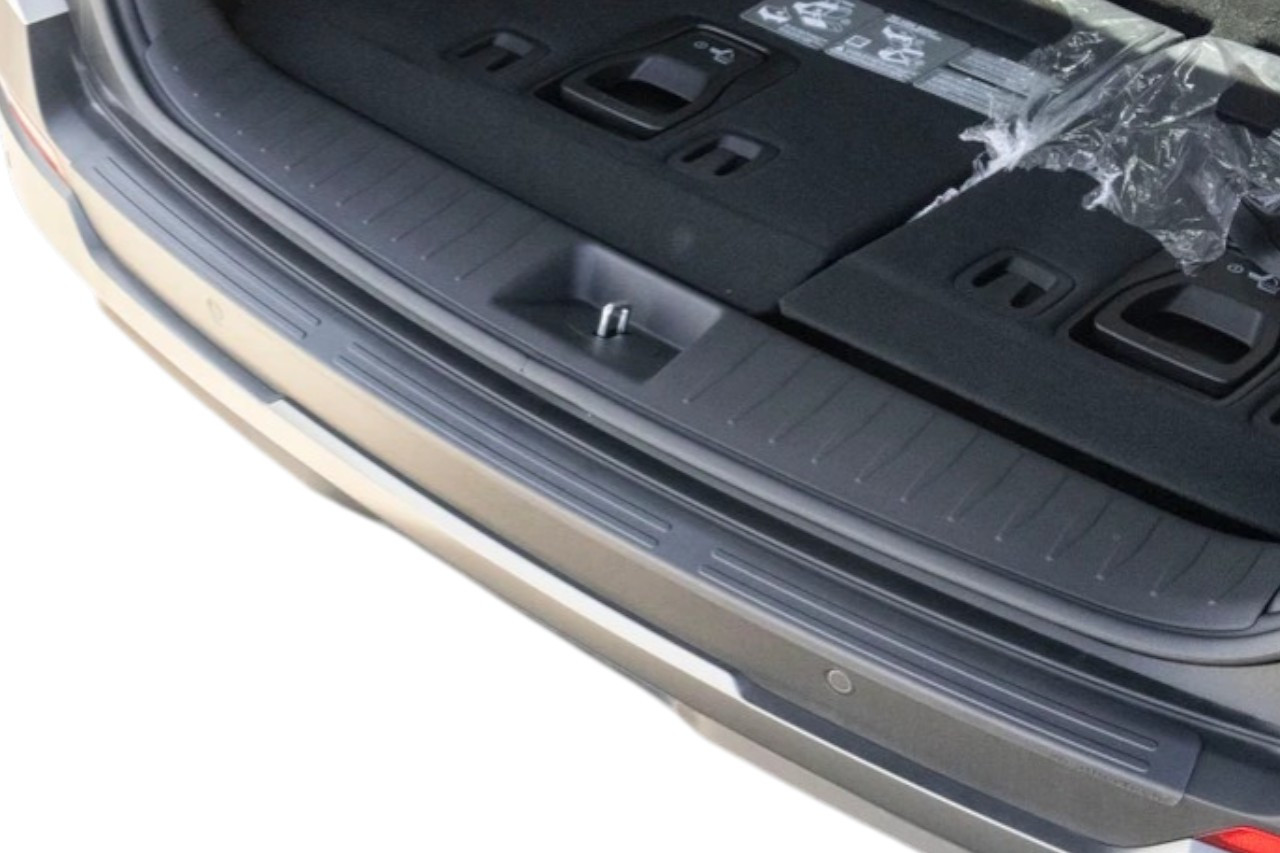 2025-2026 Kia Carnival Weathertech BumperTopper