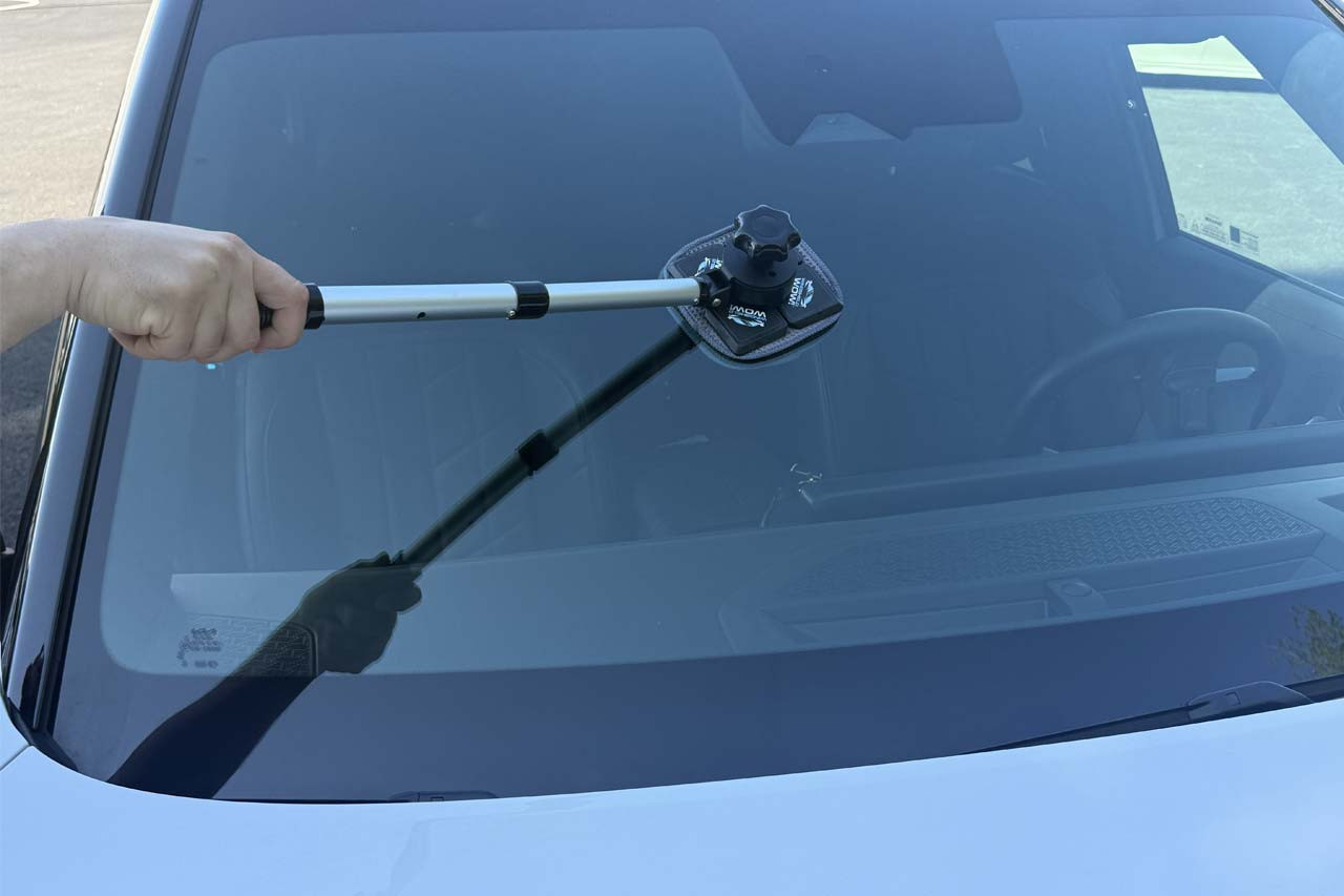 Windshield Cleaning Wand