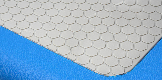 27-inch-aqua-aerobic-step-surface-close-up.jpg