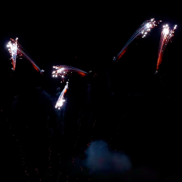 42s Fan White Glitter Comet to White Glitter Waterfall (25sec)