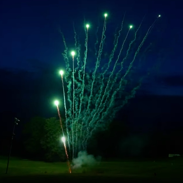 49s Z Shape Green Comets (15 Sec)