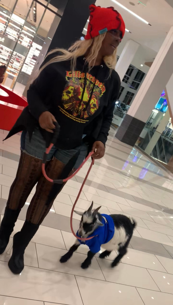 Halloween Batwing Sleeve Hoodie with Skulls 