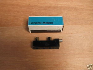 63-65  Corvette FI NOZZLE BLOCK INJECTOR N.O.S. NEW - rochester fuel injection