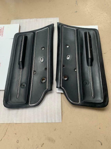 1967 Corvette ORIGINAL PAIR SURVIVOR DOOR PANELS MANUAL WINDOWS TRIM VERY NICE 