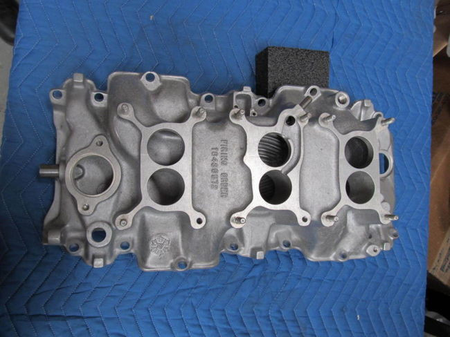 1967 CORVETTE INTAKE MANIFOLD  GM 427/435 HP L-71 NEW TRI-POWER 3894374
