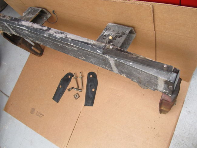 74 Corvette KIT REAR BUMPER MOUNTING BRACE W/ BOLTS & GASKETS BRACKETS ROD COVER