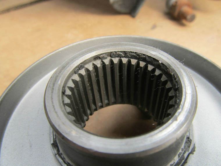 1970-79 CORVETTE GM FRONT PINION YOKE REAR END DIFFERENTIAL