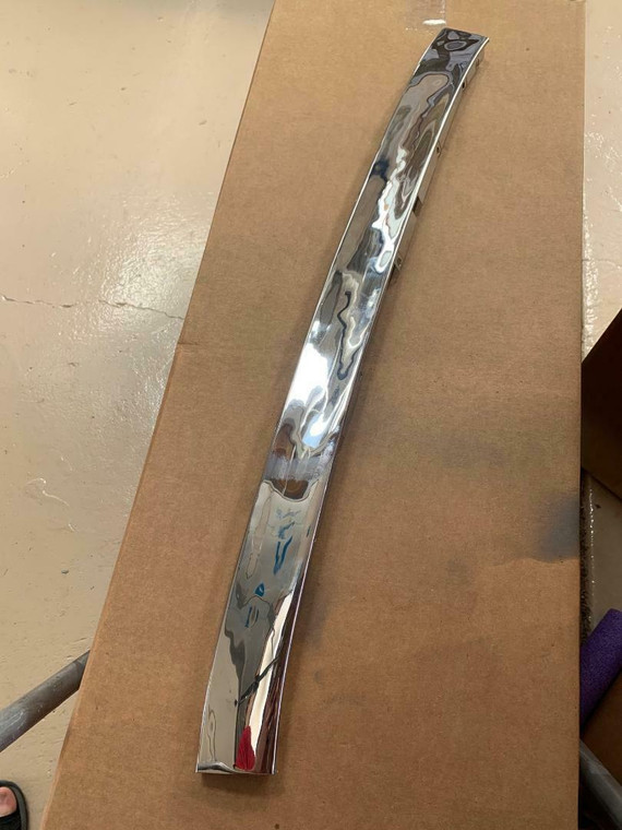 1968-69-70-71-72-73-74-75 UPPER Corvette ROADSTER WINDSHIELD MOLDING CONVERTIBLE