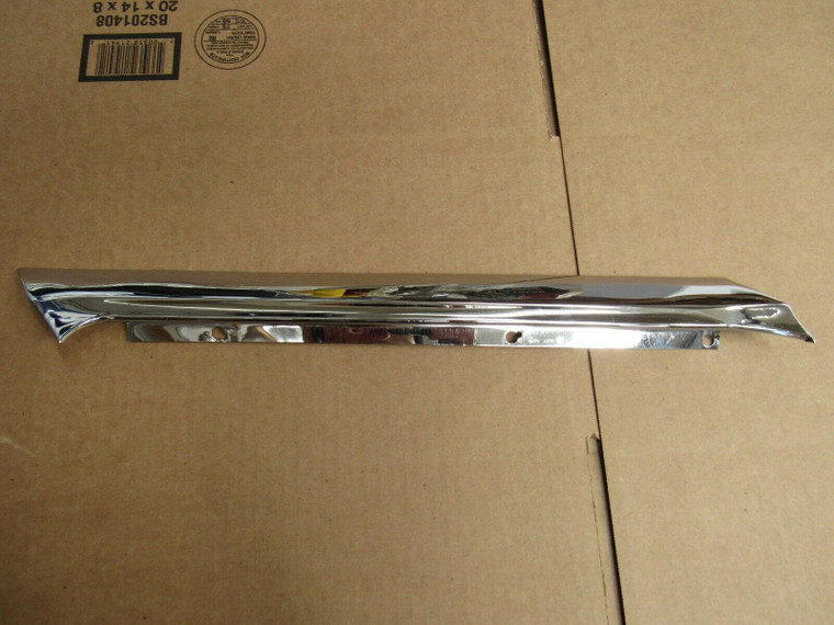 1963 Corvette SPLIT WINDOW RH DRIVER SIDE OUTER FRONT DOOR MOLDING TRIM 