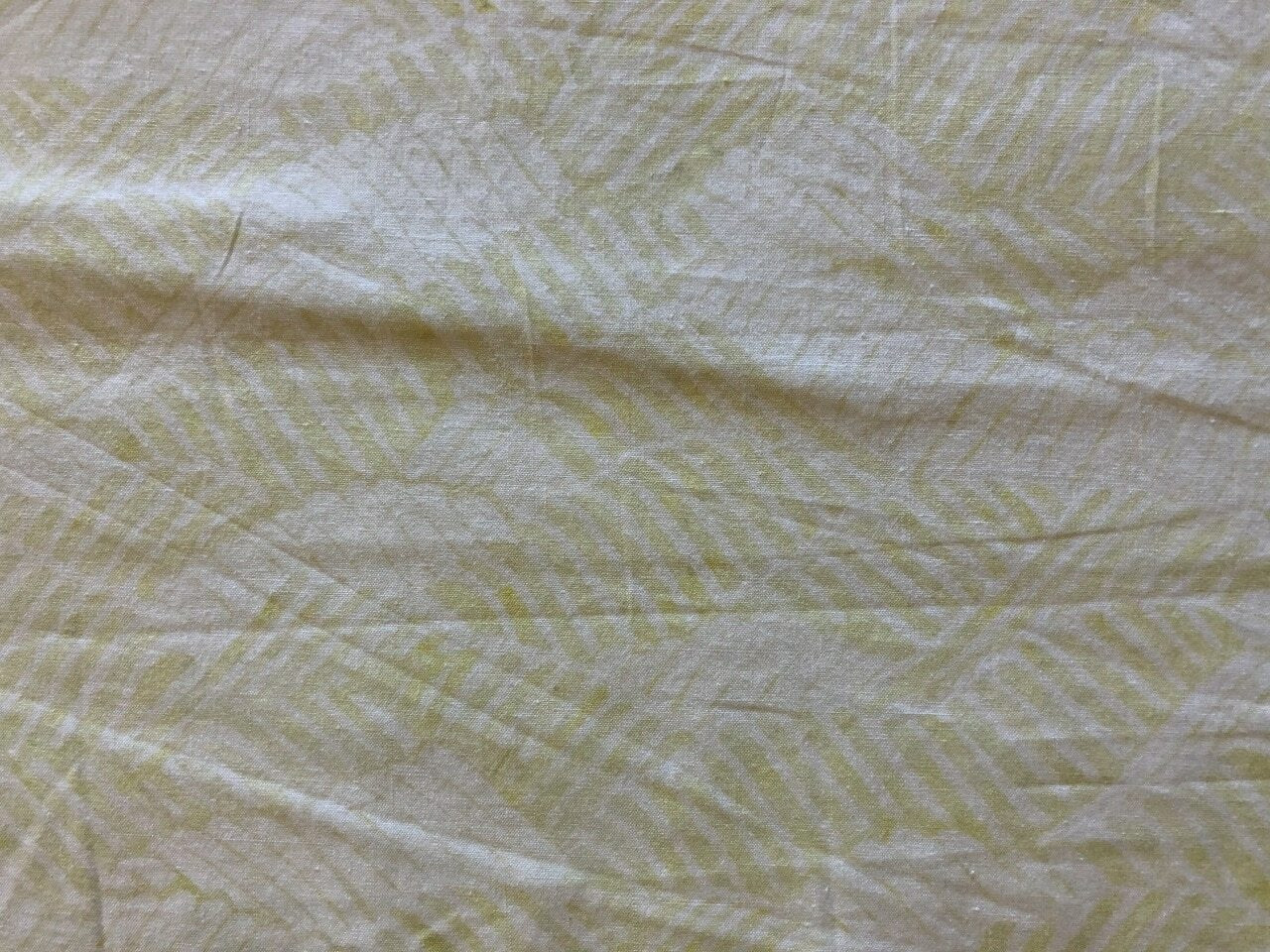 Batik - L2605 496 Pineapple