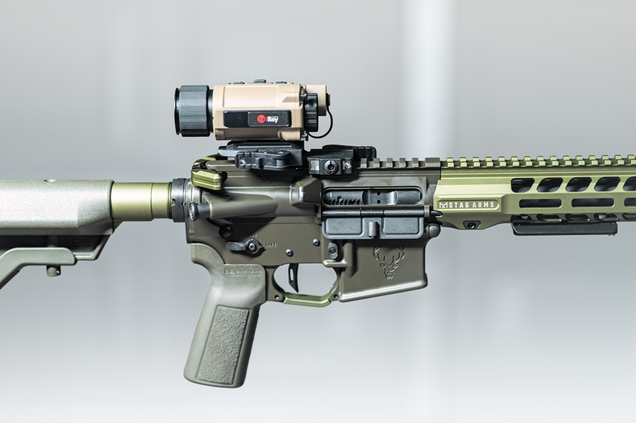 RH25V2 Mounted as a dedicated weapon sight with the AC36 and AC52 mounts