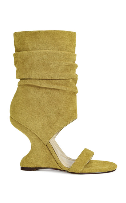 AZALEA WANG Women's Kyvelisa Mustard Slouchy Faux Suede Wedge Sandals - 0760611590070