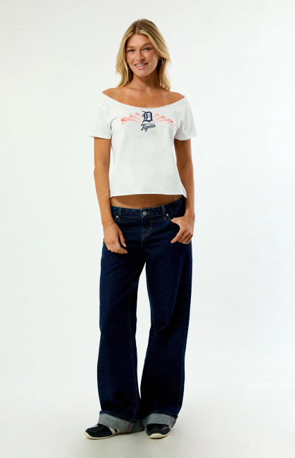 WILD COLLECTIVE Women's x MLB Detroit Tigers Off-The-Shoulder T-Shirt - 0702610230092