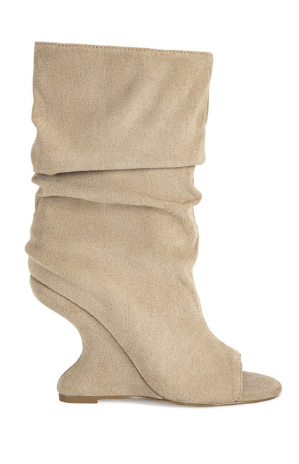 AZALEA WANG Women's Marin Nude Faux Suede Curved Wedge Booties - 0275611590025