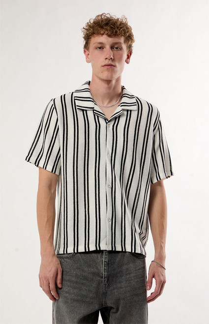 Pacsun Men's Iron Striped Textured Camp Shirt - 0180468680022