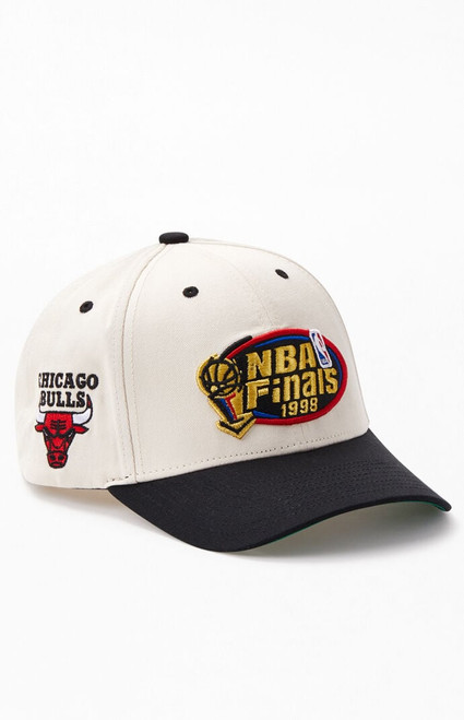 Mitchell & Ness Men's 1998 NBA Finals Snapback Hat - 0641514810020
