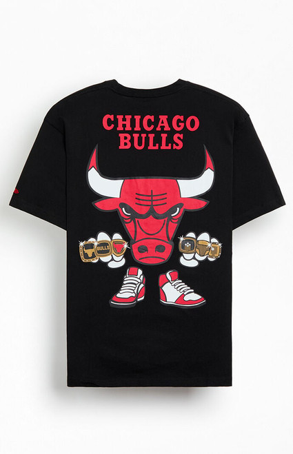 New Era Men's Chicago Bulls Rings Cartoon T-Shirt - 0097514970020