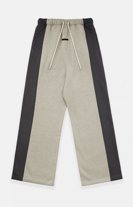 Fear of God ESSENTIALS Men's Seal Paneled Lounge Baggy Sweatpants - 0130611980007849