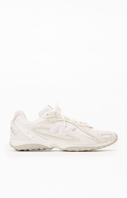 New Balance Women's White & Pink 204L Sneakers - 0542221770114