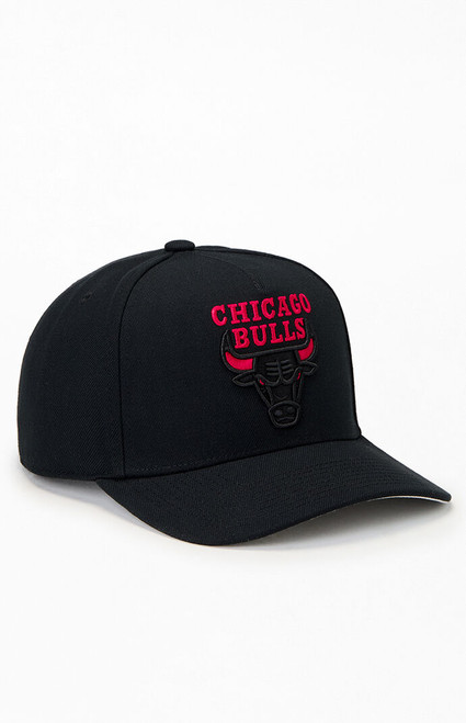 Mitchell & Ness Men's Chicago Bulls NBA Legendary Away Pro Snapback Hat - 0641514810167
