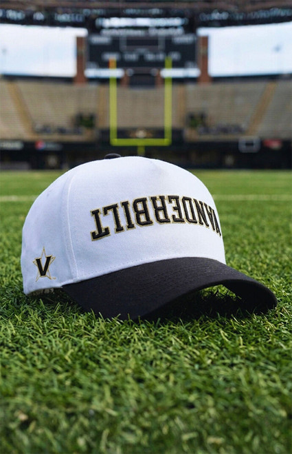 UPSIDE Men's Vanderbilt University Commodores Snapback Hat - 0243718010001