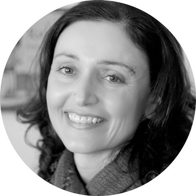Author Interview — BEYOND APPEARANCE: Deborah Kelly