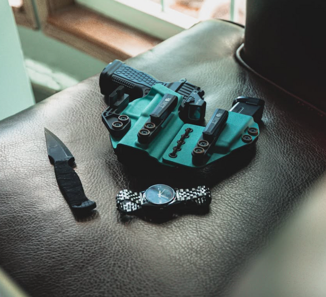 How Grip Affects the Draw From a Holster