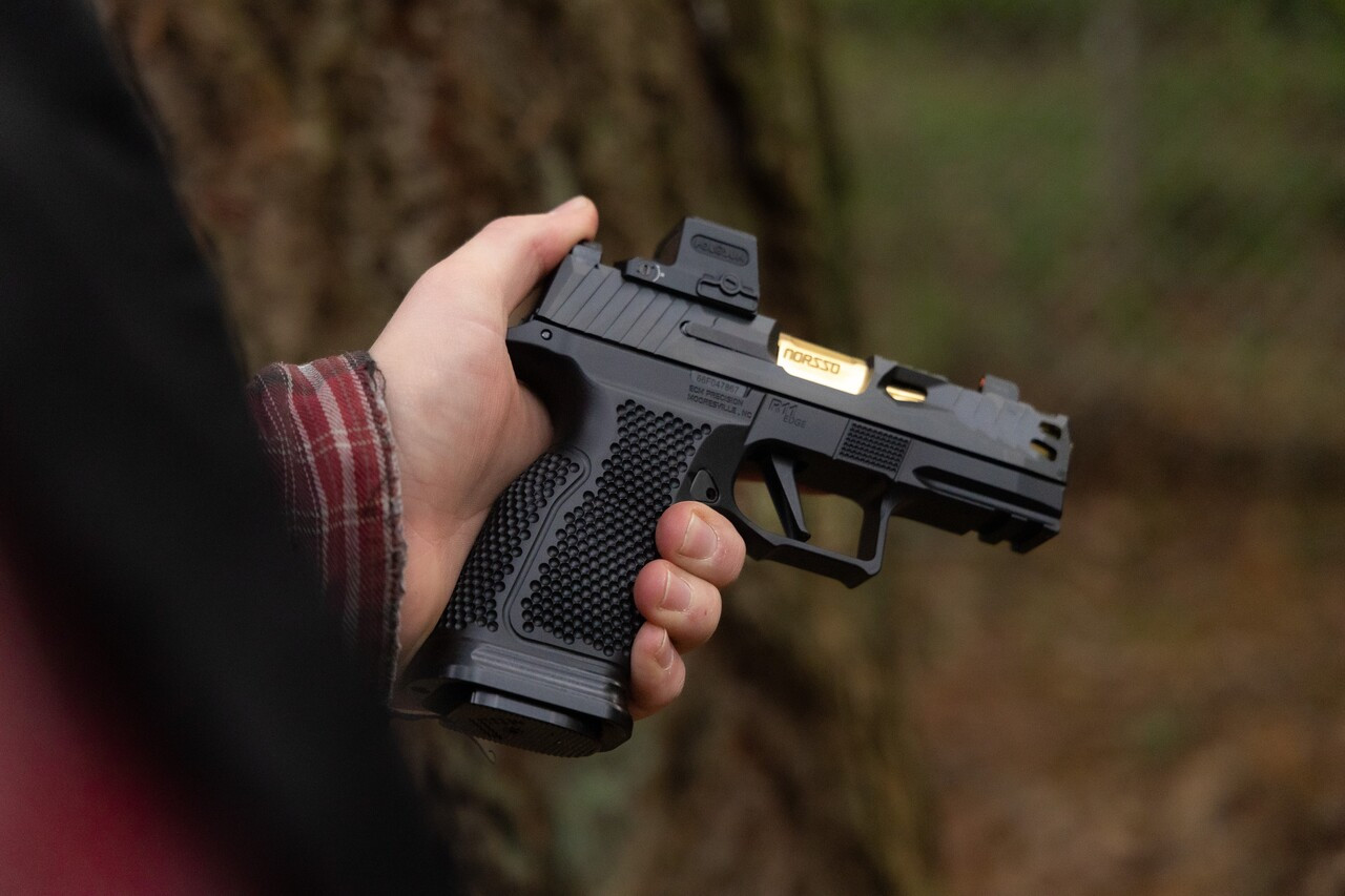 R11 EDGE MACRO