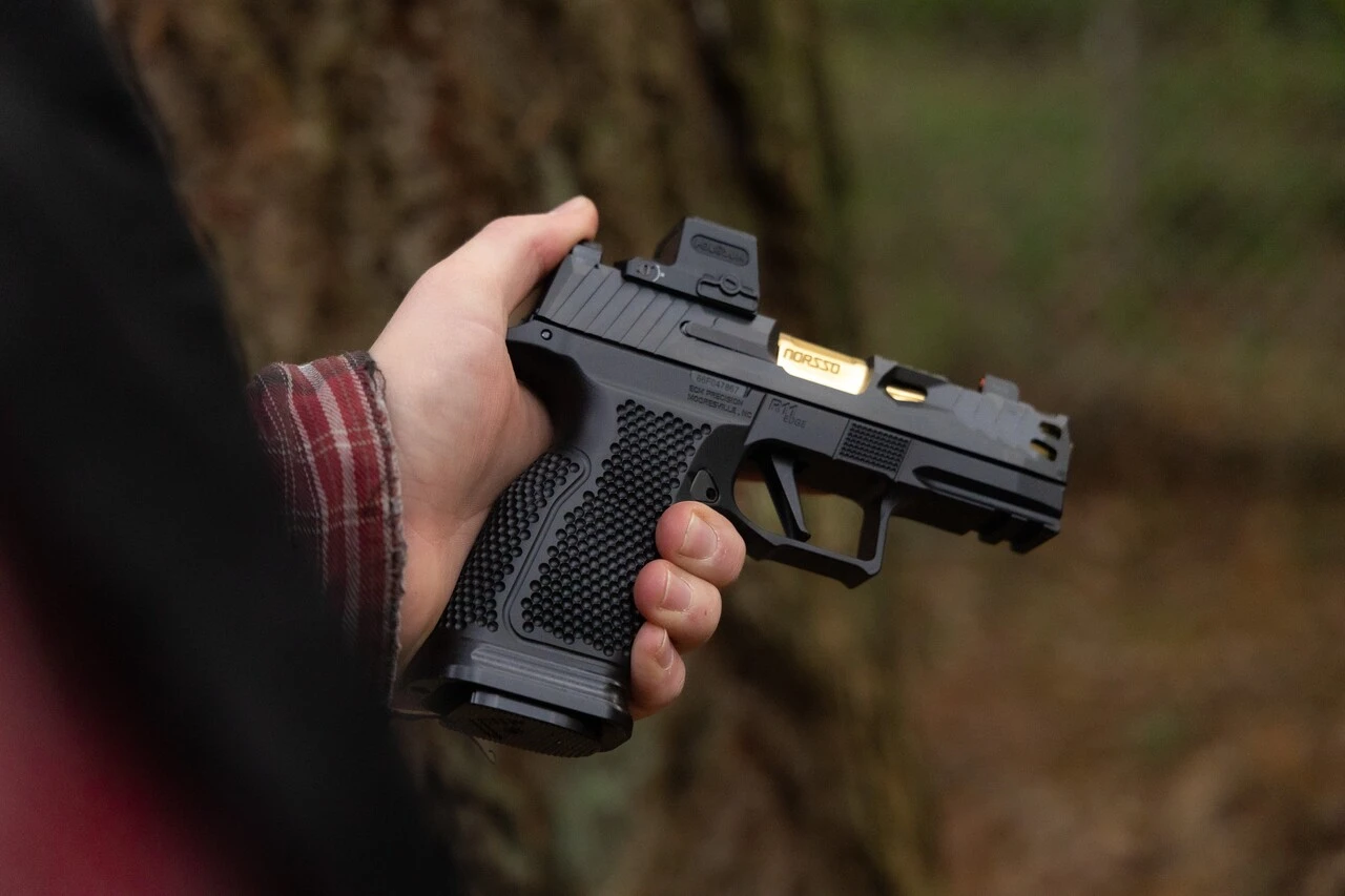 R11 EDGE MACRO
