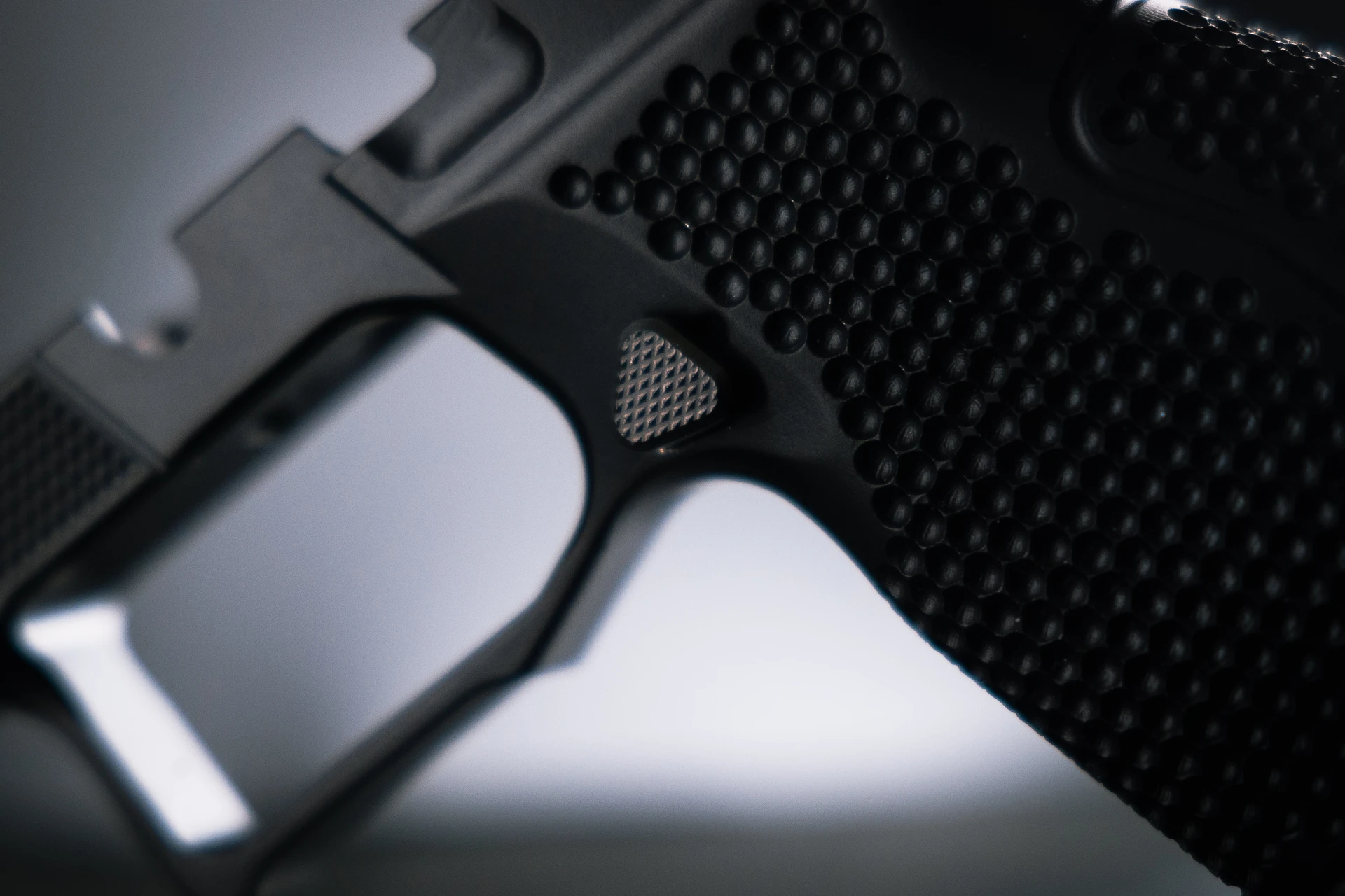 R11 EDGE MACRO