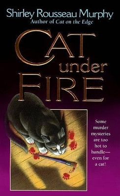 Cat Under Fire Shirley Rousseau Murphy 9780061056017