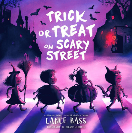 Trick or Treat on Scary Street Lance Bass 9781454952176