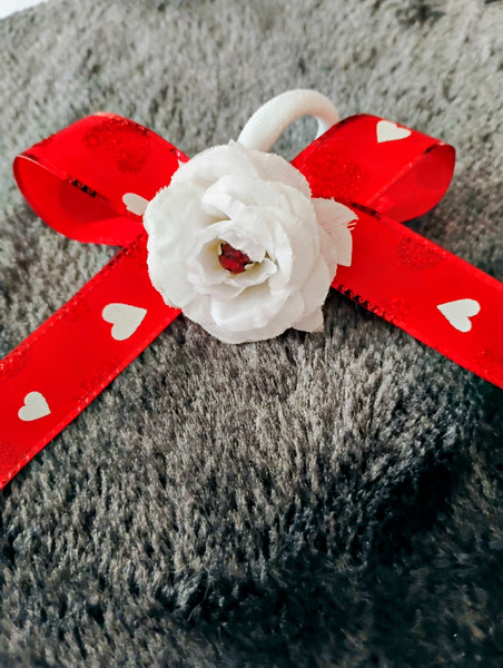 Sweetheart white Rose Ponytail