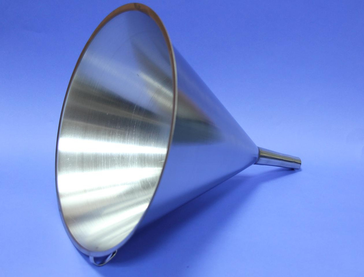 Description Stainless Funnel
Material of Construction: 304 stainless steel
Surface Finish: Better than 0.5 microns Ra
Top Diameter: 310mm
Outer Diameter of Spout: 20mm
Overall Length: 325mm
Nominal Spout Length: 88mm
Nominal Weight: 530g
Side Handle: Spot welded to cone section of funnel