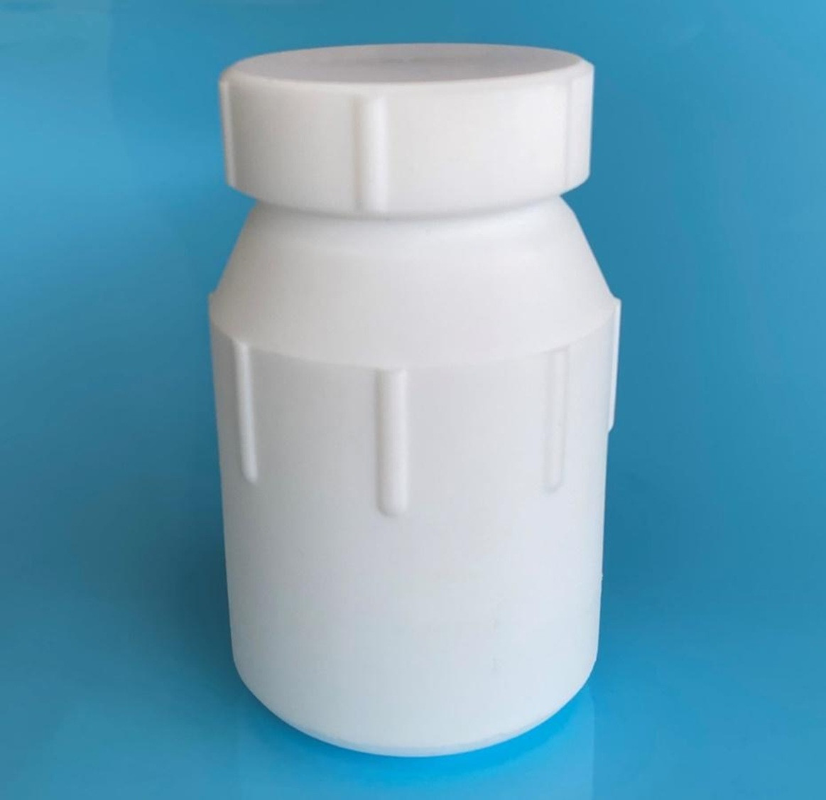 Description PTFE Bottle 250ml with screw on Cap
Material of Construction: PTFE
Nominal Volume: 250ml
Overall Diameter: 67mm
Internal Diameter of Neck: 25mm
Overall Height: 110mm
Nominal Weight: 195g (body & lid)
Recommended Storage Conditions: Dry and ambient temperature
