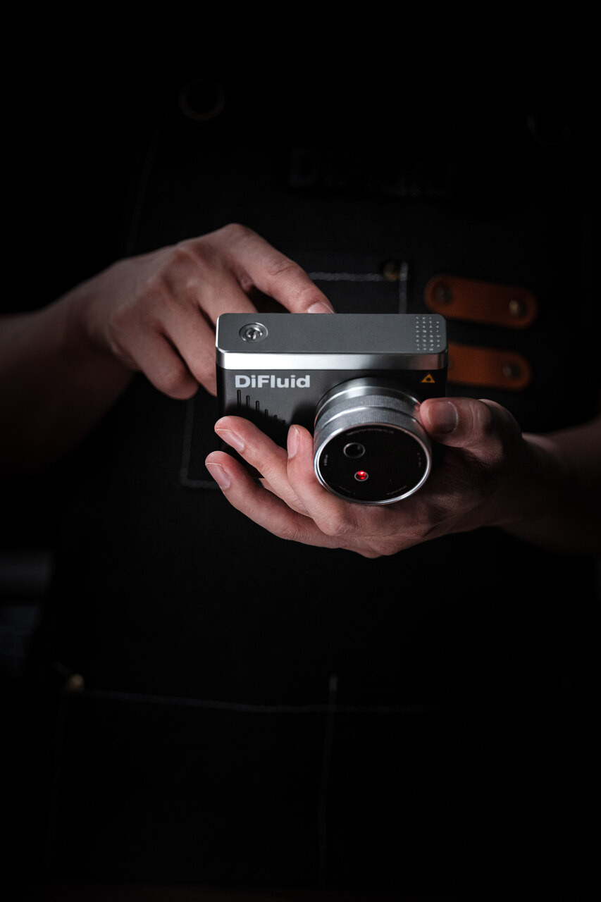 OmniFlux is a roast tracker that offers lab-grade color testing, color
tracking, color scanning, and cooling monitoring. Compatible with
most roasting machines, it provides clear insights from yellowing point
to cooling, while also supporting infrared measurements and environmental
monitoring. OmniFlux makes every roast measurable, repeatable,and shareable.