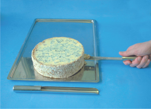 Suitability: Ice, wax, cheese, greases
Material: 316 stainless steel
Operation: Rotate the handle as the sampler is pushed into the product. A core
of the product will be cut. Remove sampler.
Construction High quality bright polish finish.