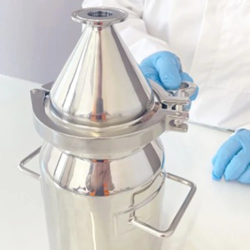 When connected to matching ferrules, it creates a reliable, dust-tight and water-tight joint.
The conical design helps keep powder and fluid flowing smoothly along the pipeline.
