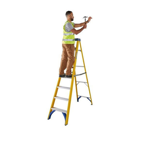  Werner 716 Fibreglass Trade Stepladder 