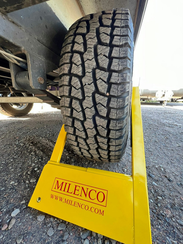 Milenco Australian Compact Wheel Clamp and Lock Milenco Australian Compact Wheel Clamp and Lock