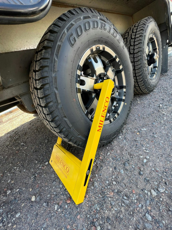Milenco Australian Compact Wheel Clamp and Lock Milenco Australian Compact Wheel Clamp and Lock